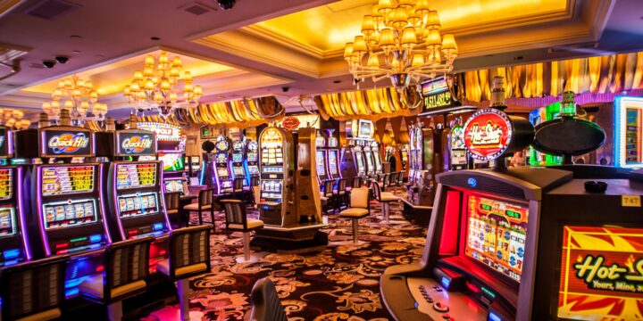 Are Casinos Open on Christmas? Hours, Dining & Fun